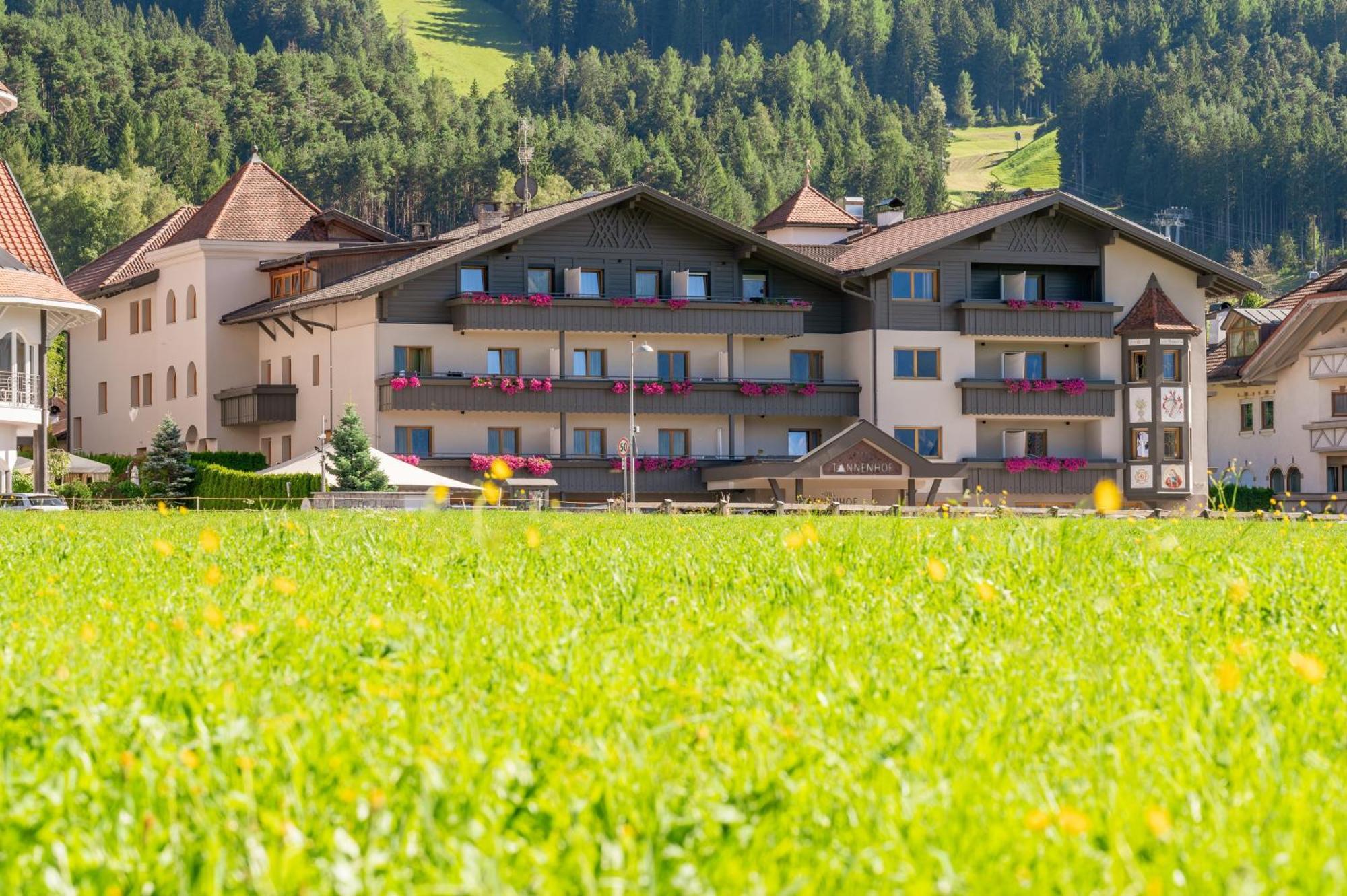 Hotel Tannenhof Brunico Exterior photo